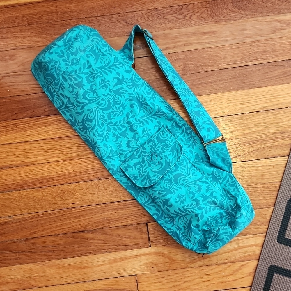 Gaiam yoga mat bag